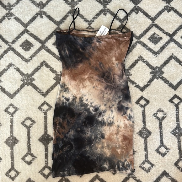 NWT Windsor So Glam Tie Dye Ruched Mini Dress Sz S - Picture 4 of 5